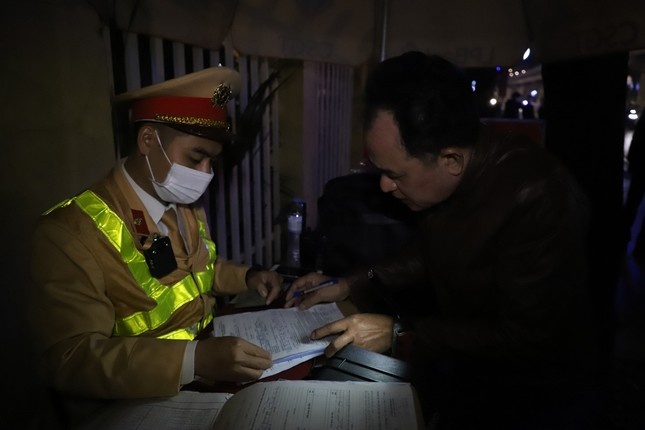 an ninh dem giao thua anh 8