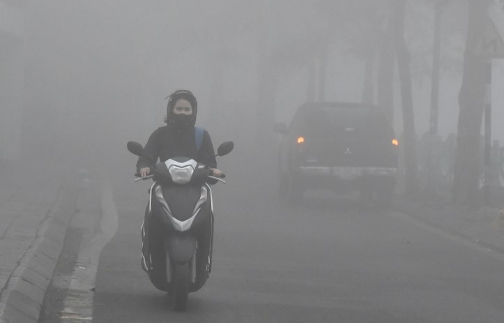 Mien Bac van ret, tai dien mua phun va suong mu hinh anh