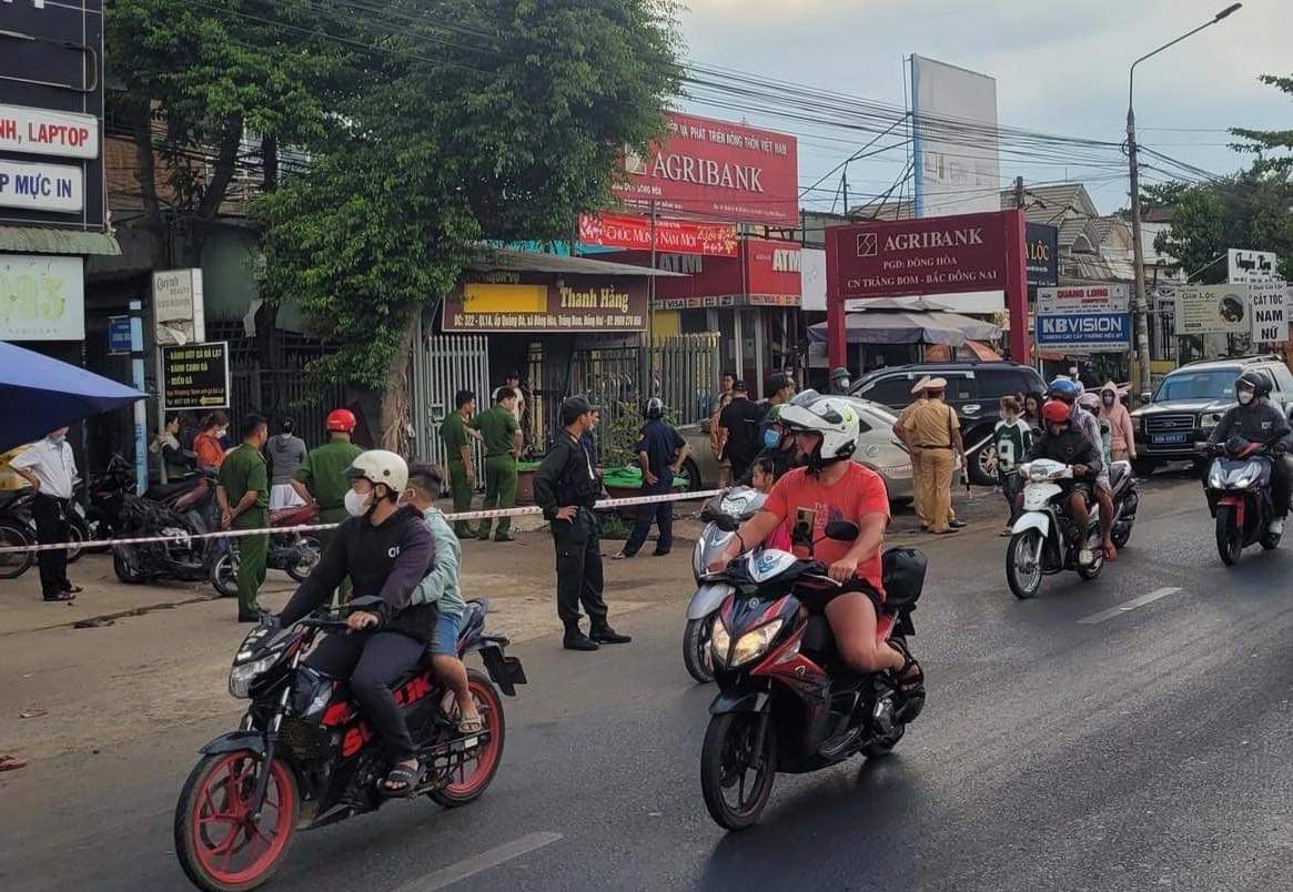 Chay nha o Dong Nai, 1 nguoi tu vong, 1 nan nhan cap cuu hinh anh