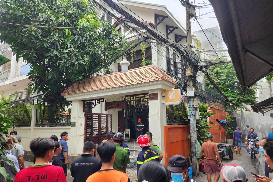 Chay quan ca phe o TP.HCM, khach nhao nhao bo chay hinh anh