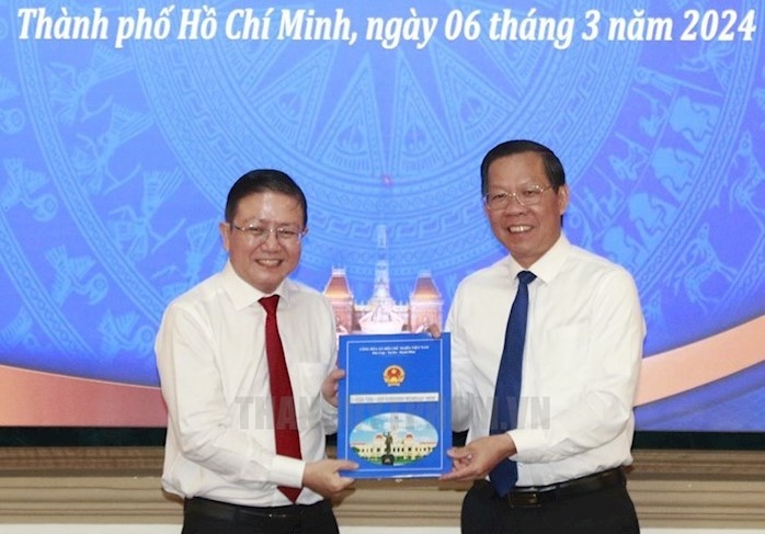 Ong Nguyen Bac Nam lam Pho Giam doc So Noi vu TP.HCM hinh anh