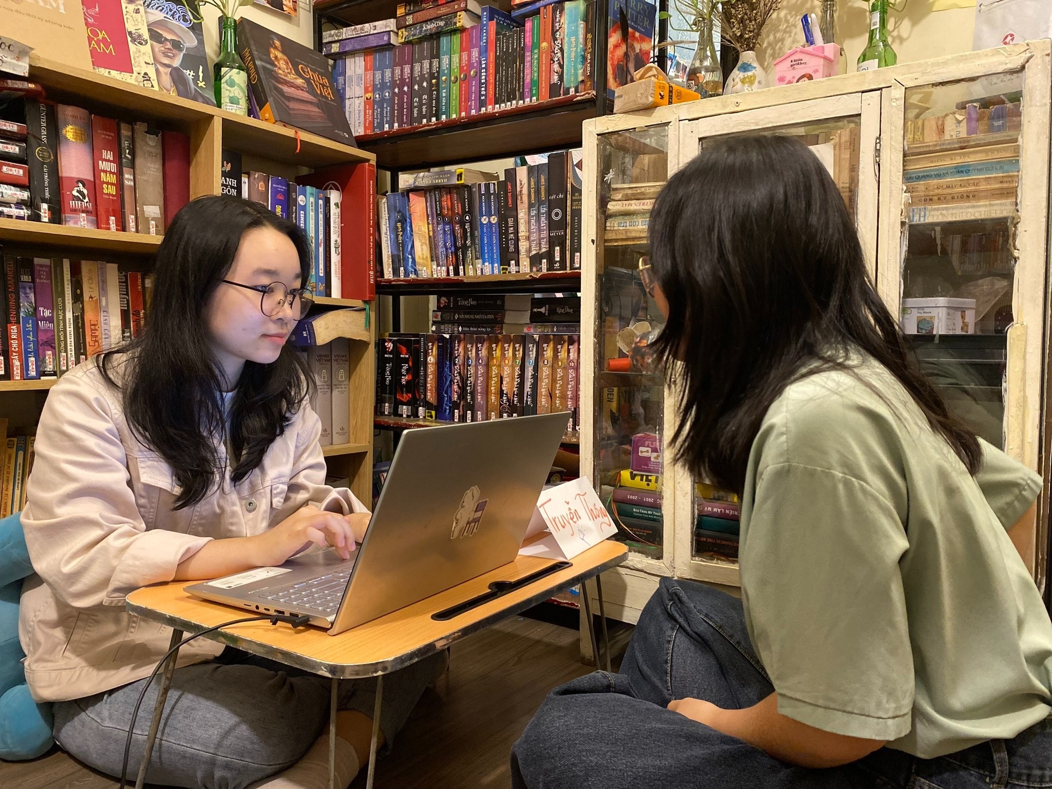 Thu vien sach doc dao o thu do, 'dat coc bang niem tin' hinh anh