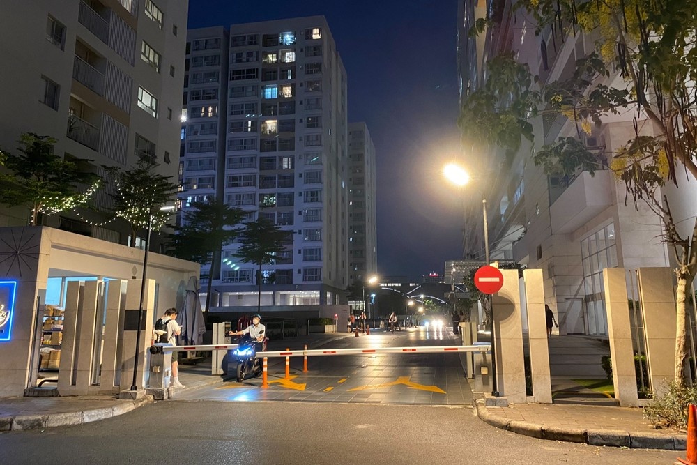 Mot nguoi nuoc ngoai nghi bi con trai sat hai trong chung cu o TP.HCM hinh anh