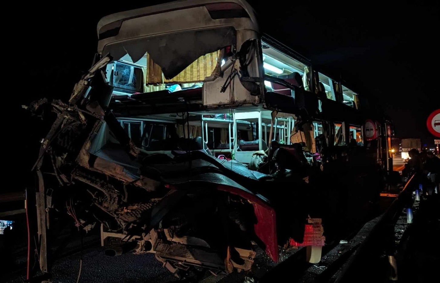 Khoi to vu an lien quan tai nan tren cao toc Cam Lo - La Son hinh anh