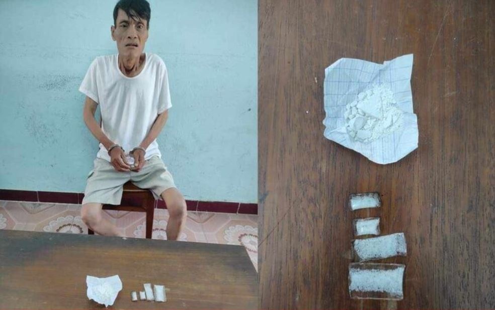 Moi man han tu, nguoi dan ong di giao ga de ban ma tuy hinh anh