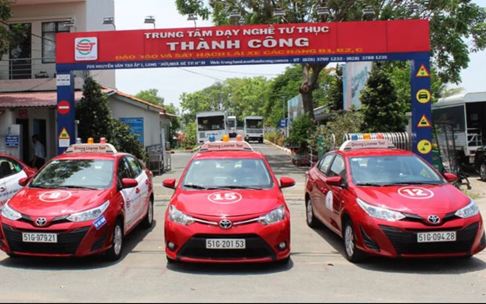 Trung tam lai xe Thanh Cong dua hoi lo de duoc bo qua loi dang kiem hinh anh