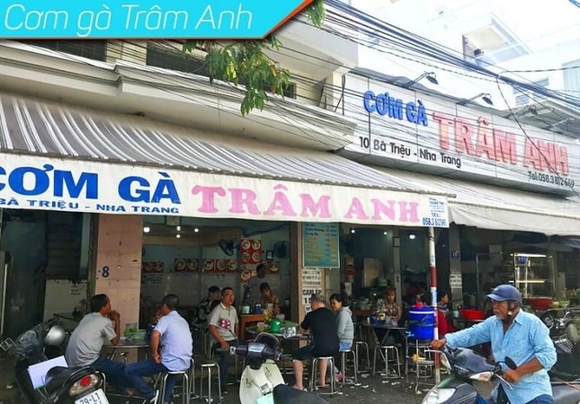 Dai dien com ga Tram Anh noi gi khi hon 300 nguoi nghi ngo doc? hinh anh