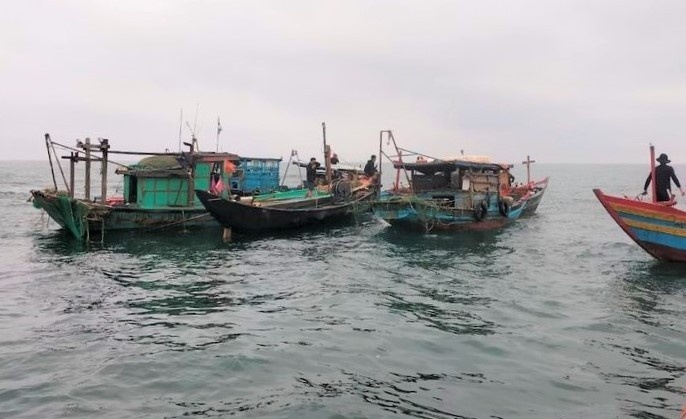 Doi vo chong mat tich khi ra khoi danh ca hinh anh