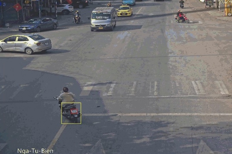 Nu tai xe mac 26 loi vi pham giao thong trong mot thang hinh anh