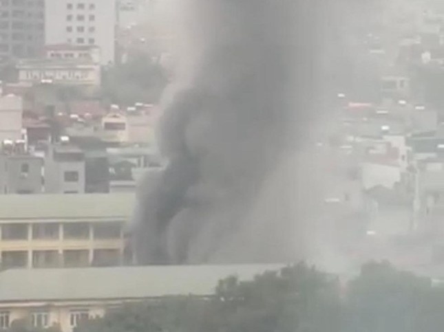 Chay truong cap 2 o Ha Noi, khoi den boc cao nghi ngut hinh anh