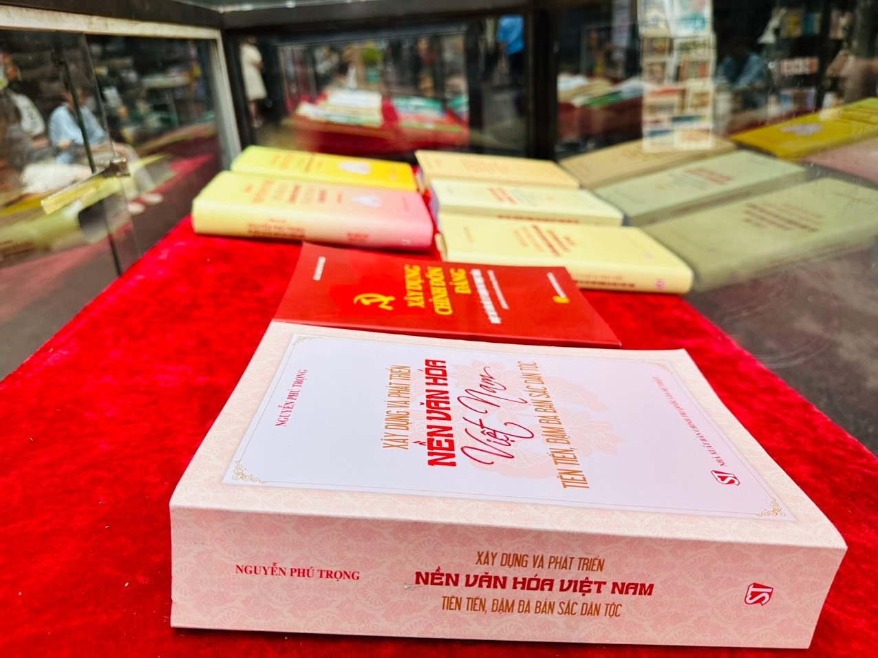 Trien lam sach anh 5