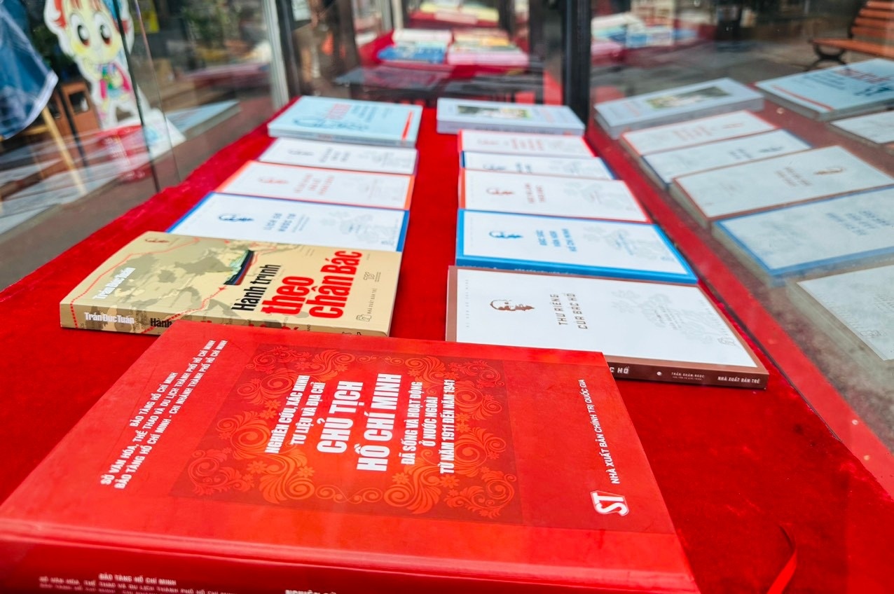 Trien lam sach anh 1