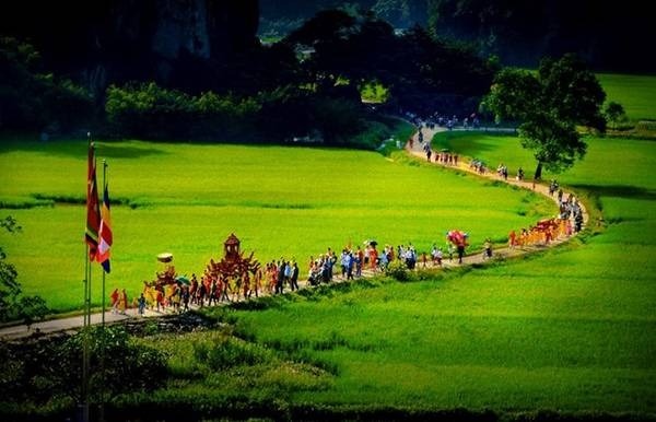 Hai diem nhan trong 'Huong que' hinh anh