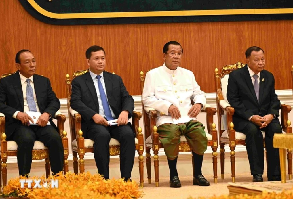 Vuong Dinh Hue Campuchia anh 1