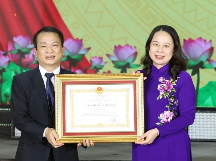 Quyen Chu tich nuoc du Le Ky niem 30 nam thanh lap Dai hoc Thai Nguyen hinh anh