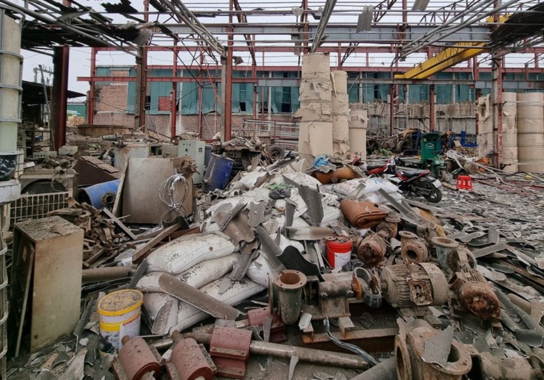 Hien truong vu no nha may giay tai Bac Ninh khien mot nguoi tu vong hinh anh