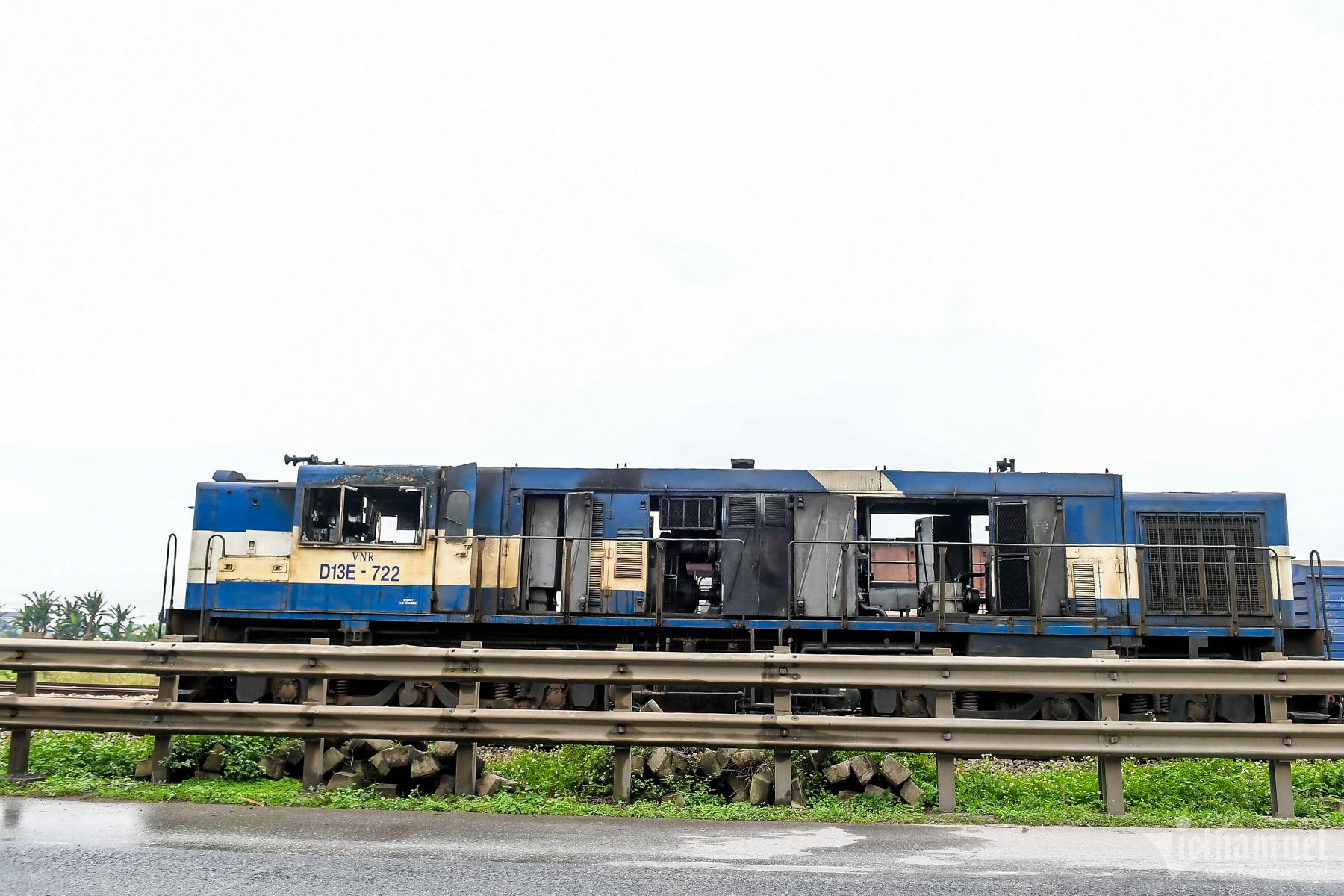 doan tau bi chay anh 4