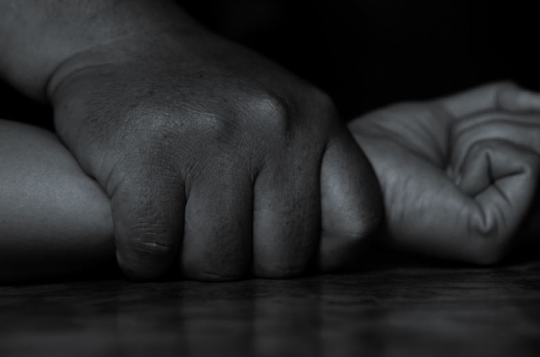 Khoi to cha duong hiep dam con rieng cua vo hinh anh