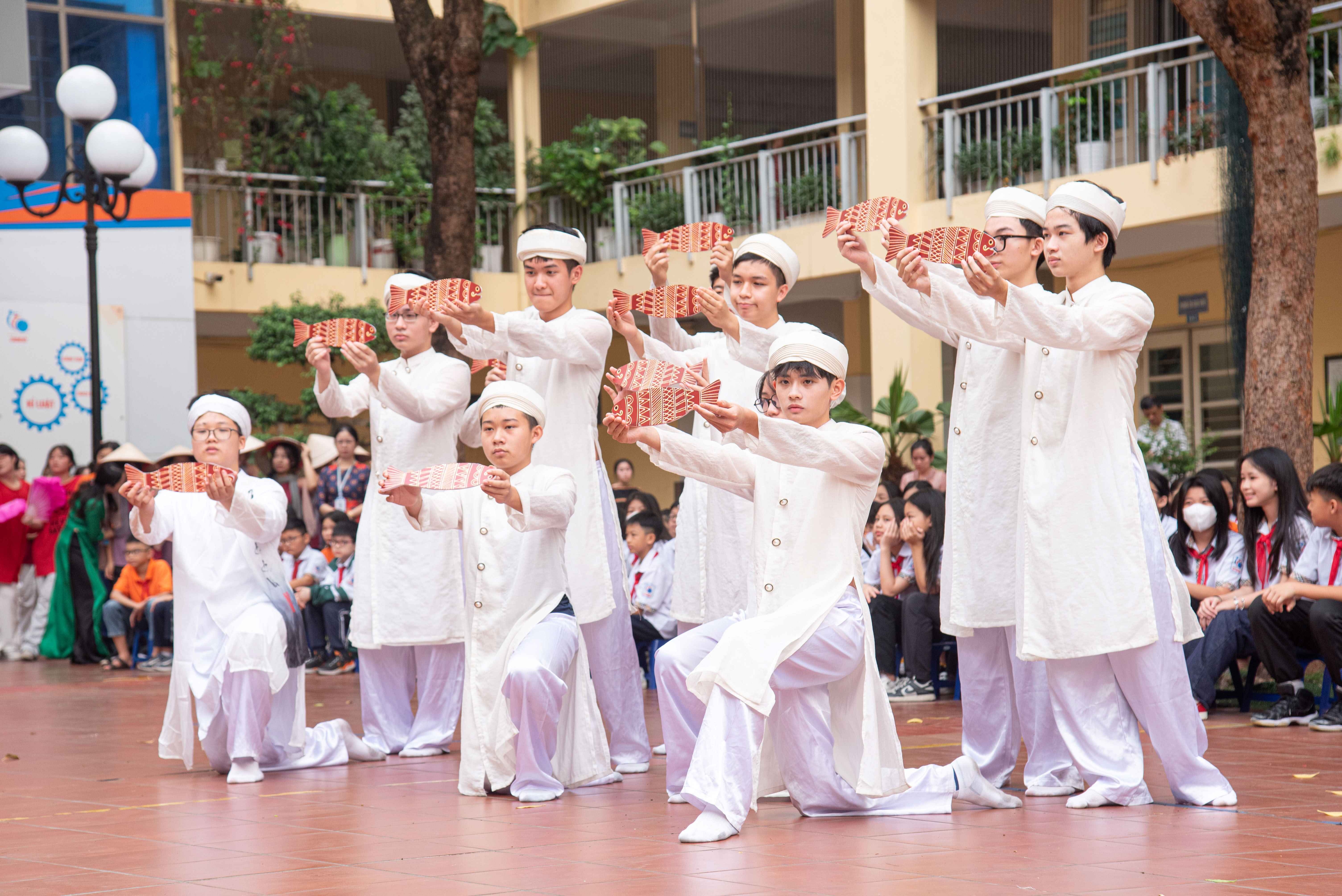 Ngay hoi doc sach anh 2