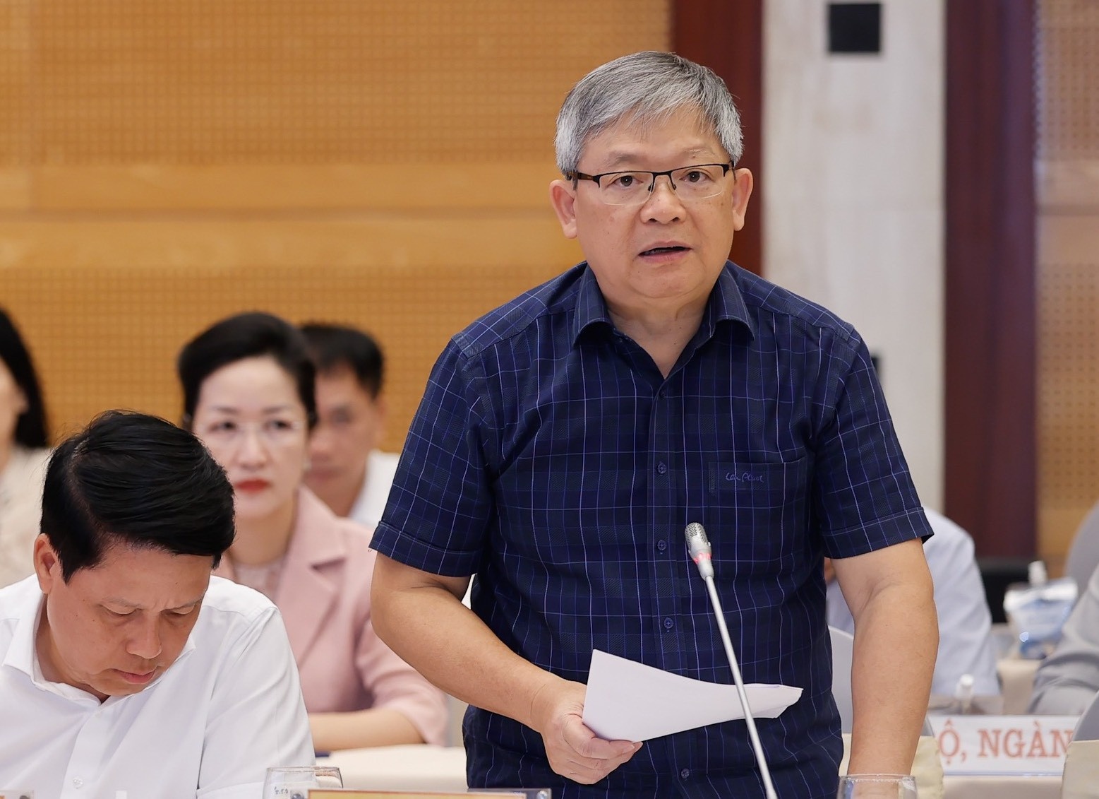 Giam doc Xuyen Viet Oil dung tien quy binh on gia xang dau di hoi lo hinh anh