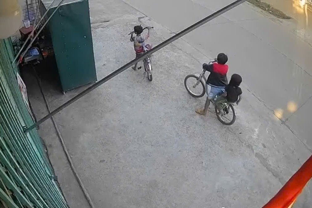 Dap xe 50km tim cha anh 1