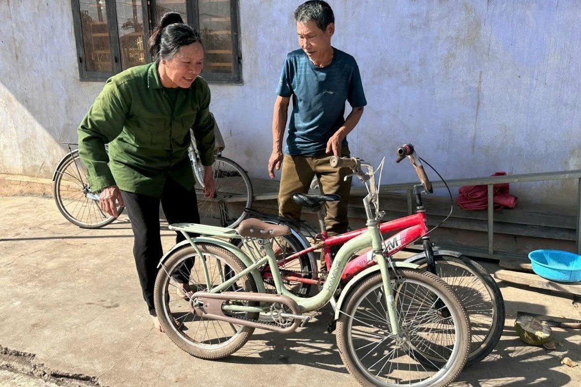 Dap xe 50km tim cha anh 2