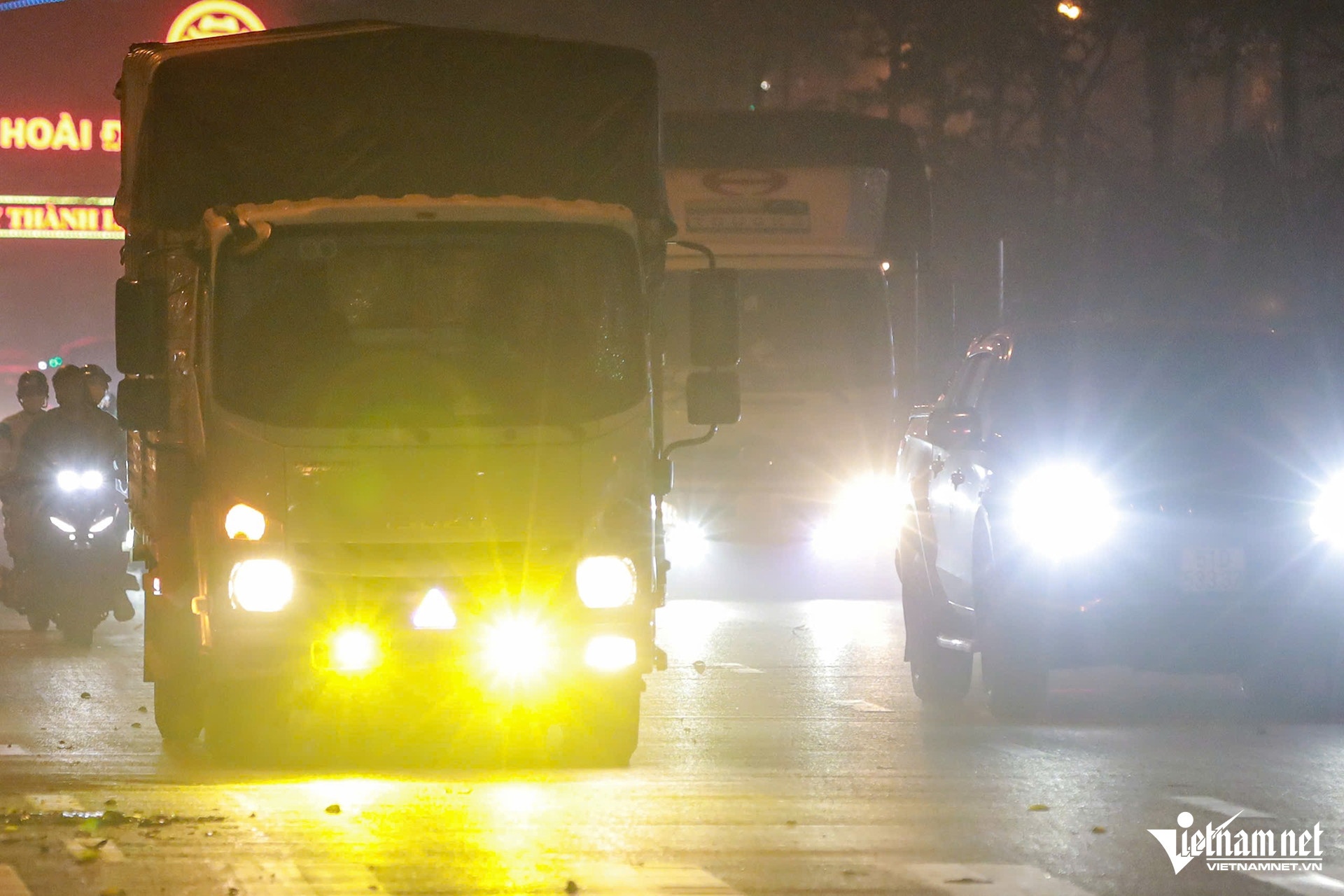 CSGT Phat Oto den led anh 2