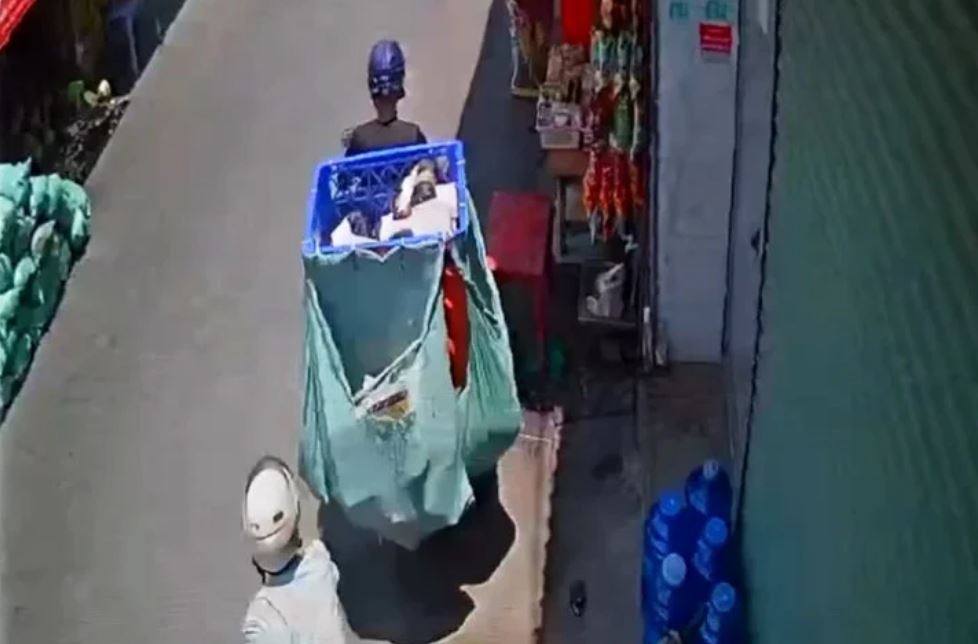 Bat hai ke trom xe may va 81 don hang cua nam shipper o TP.HCM hinh anh