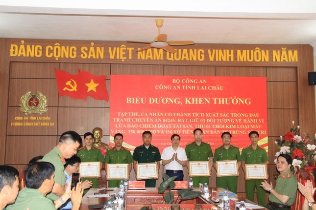 lua ban 1kg vang gia anh 1