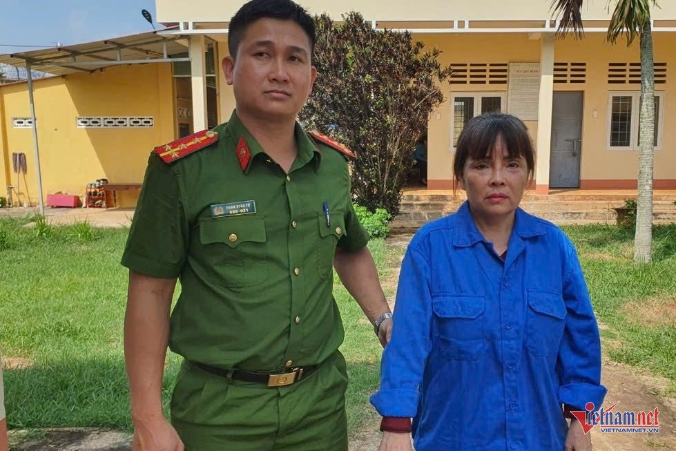 Truy to nu quai chiem doat hang ty dong cua nguoi dan hinh anh