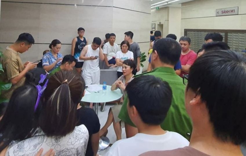 So dien thoai cu dan chung cu 6th Element bi tung len web den hinh anh