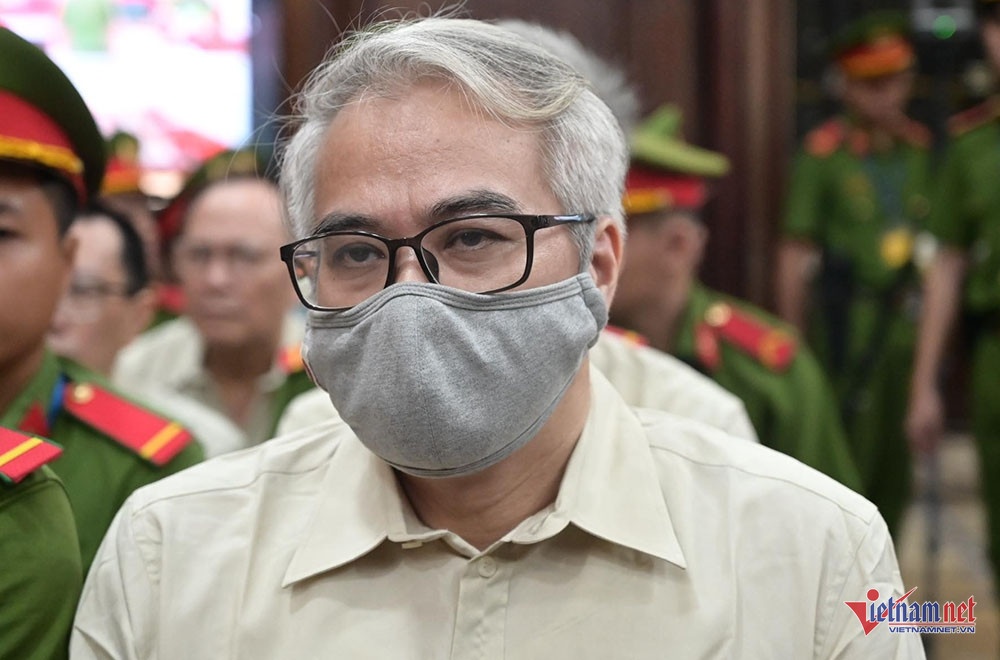 Do la tin tuc, cuu Cuc truong Cuc Dang kiem bi lua 100.000 USD hinh anh