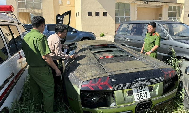Tiêu hủy Lamborghini ảnh 2 Tieu huy Lamborghini anh 2