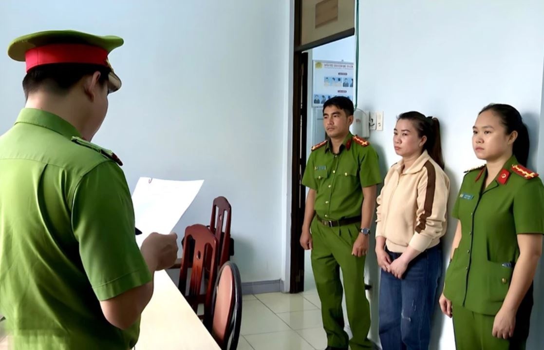 Bat tam giam chu hui lua dao chiem doat gan hai ty dong hinh anh