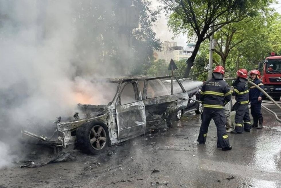 Chay BMW Ha Noi anh 2