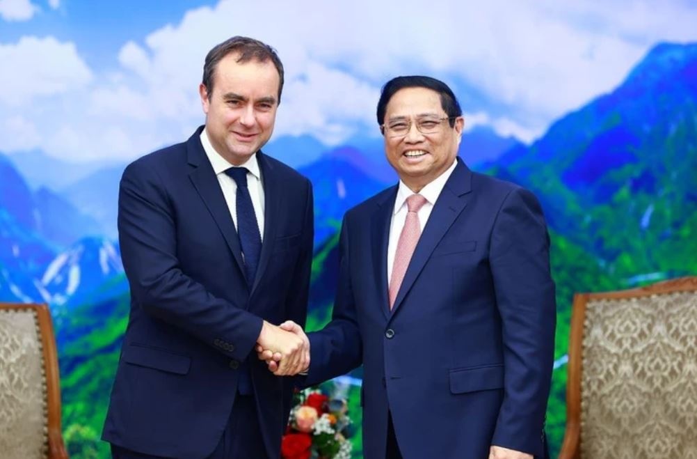Thu tuong Pham Minh Chinh tiep Bo truong Bo Quan doi Cong hoa Phap hinh anh