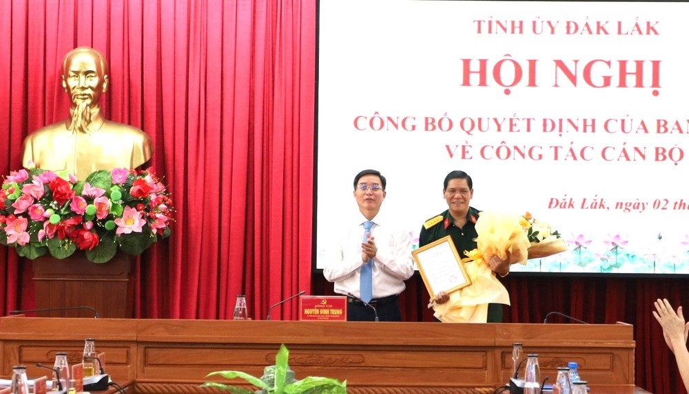 Cong tac nhan su anh 2