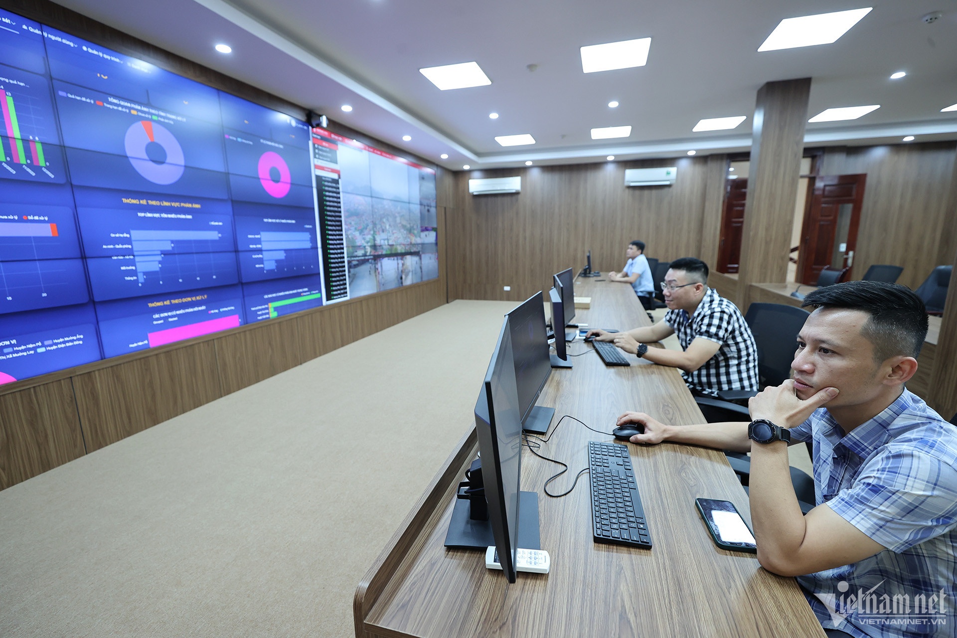 Ung dung Dien Bien anh 4