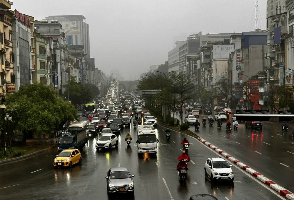 Mien Bac, mien Trung mua lon keo dai hinh anh