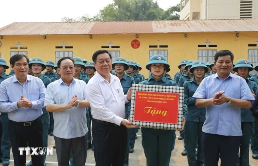 Nguyen Trong Nghia Dien Bien anh 3