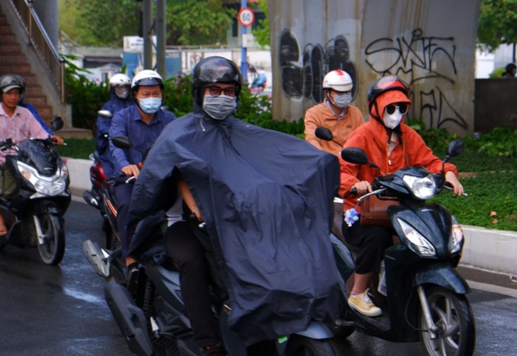 Mua gia tang tai TP.HCM nhung ngay cuoi tuan hinh anh