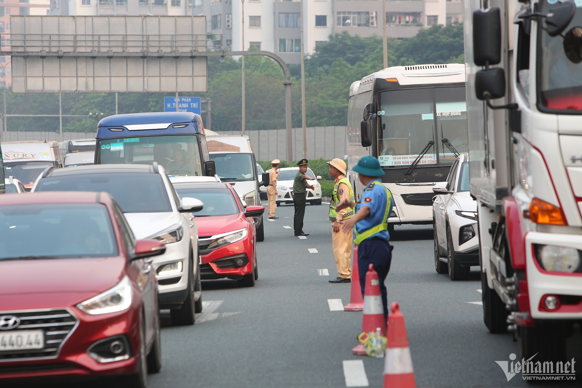 tac nghen o Ha Noi anh 3