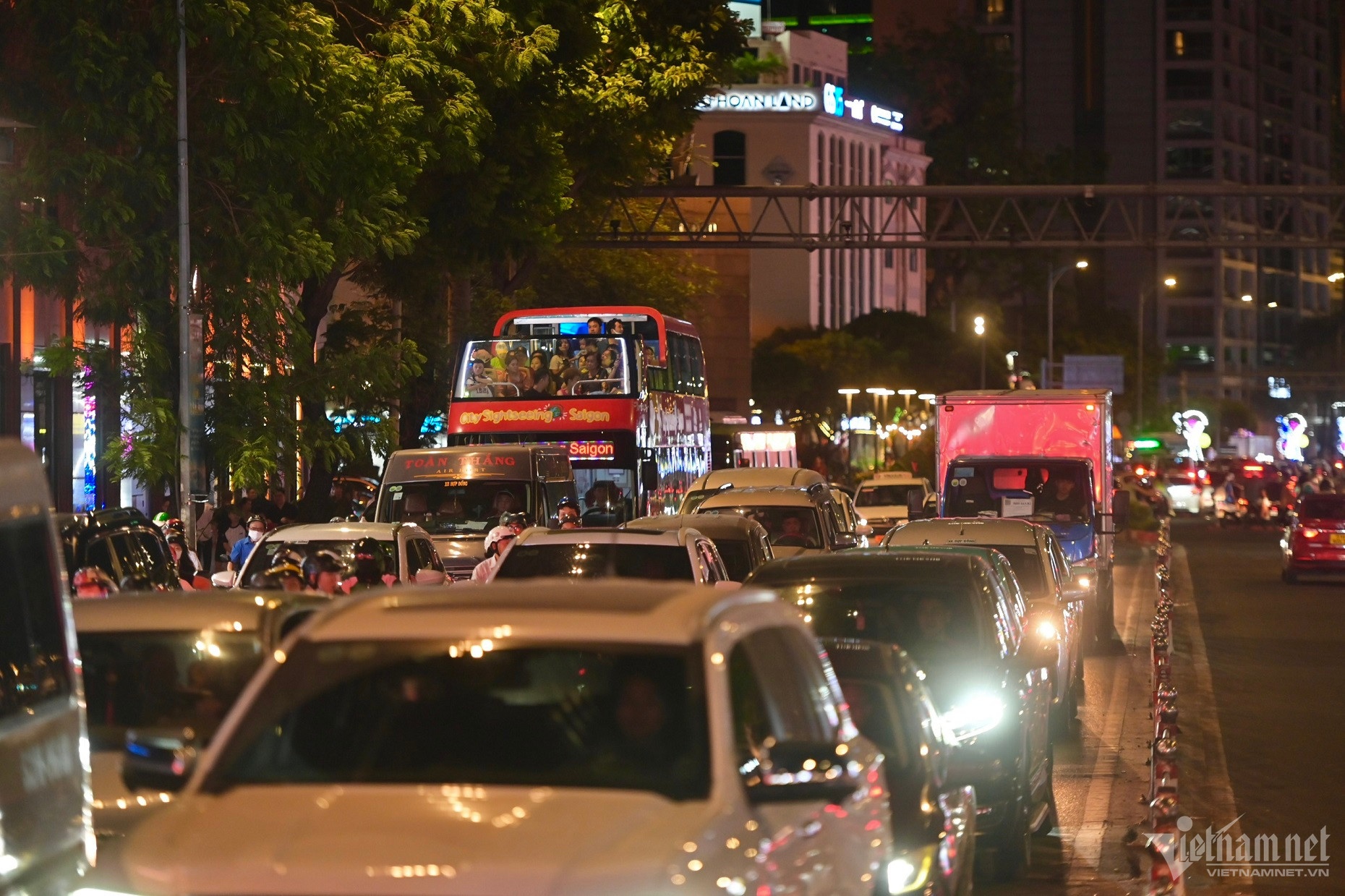 Xem ban phao hoa 30/4 anh 8