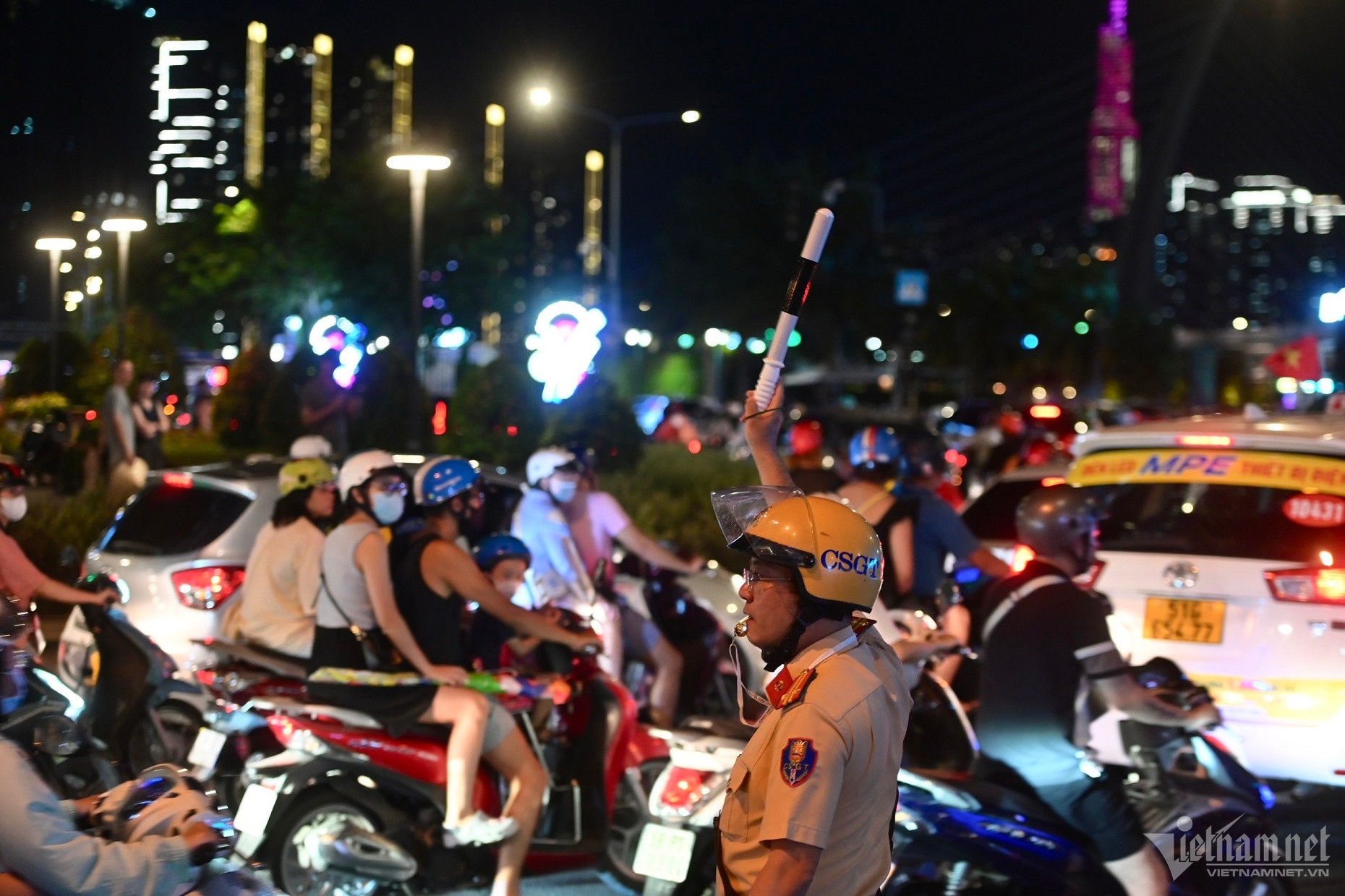 Xem ban phao hoa 30/4 anh 7