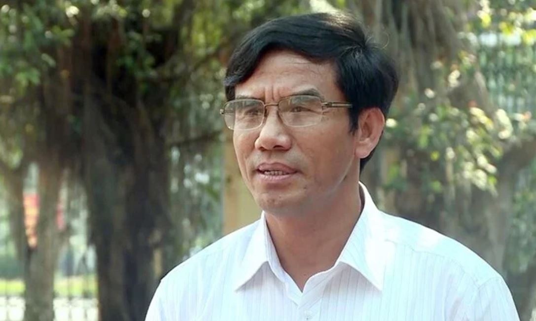 Khoi to Chu tich UBND thi xa Cua Lo hinh anh