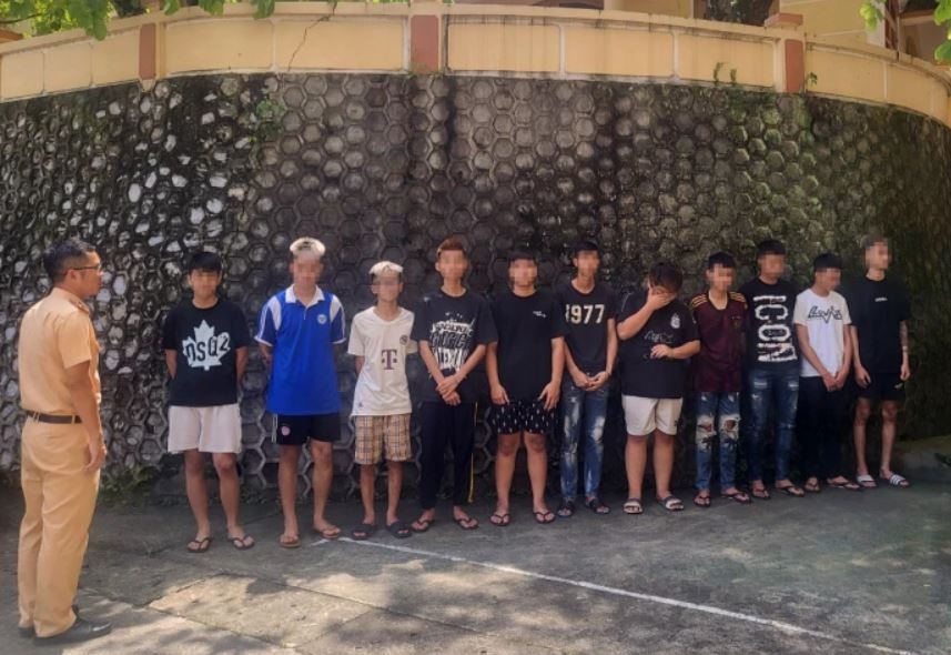 Khoi to 11 bi can ve toi gay roi trat tu cong cong o Thai Nguyen hinh anh