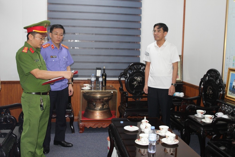 Doãn Tiến Dũng Cửa Lò ảnh 1 Doan Tien Dung Cua Lo anh 1