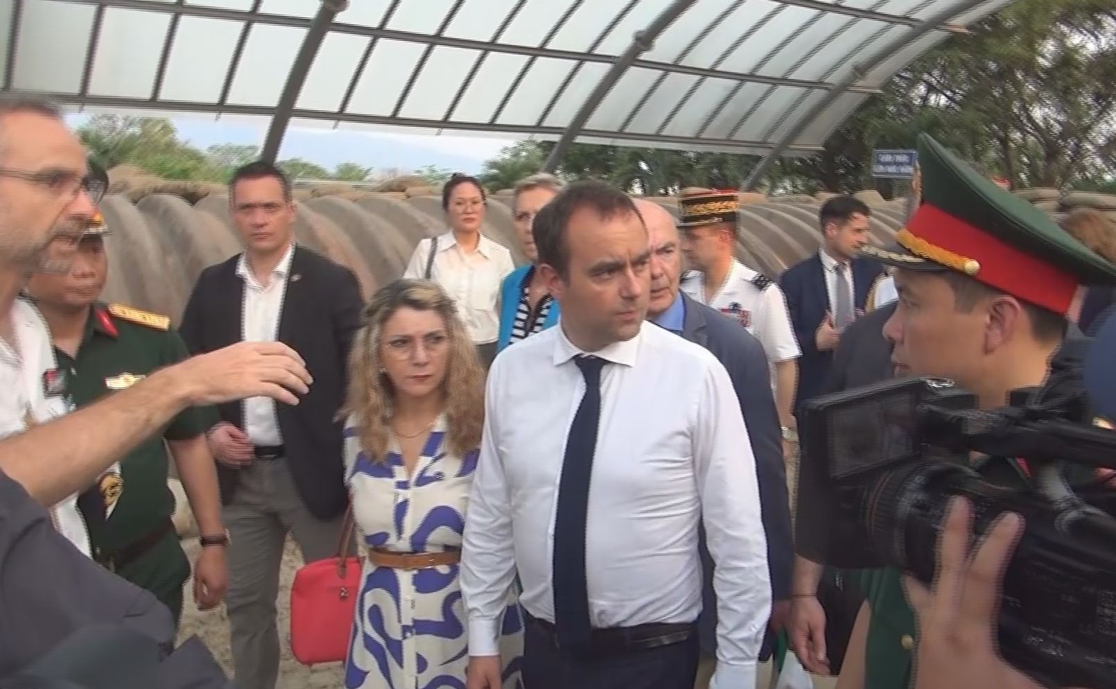 Bo truong Quoc phong Phap tham doi A1, ham Do Cat hinh anh