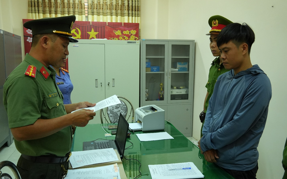 Cap vo chong to chuc cho 18 nguoi tron o lai Han Quoc hinh anh