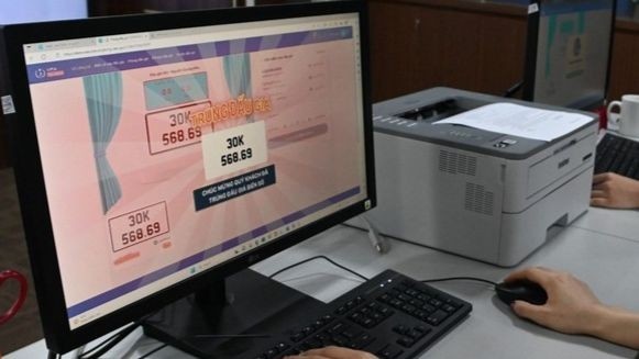 Bo Cong an de xuat cach ‘xu tri’ voi nguoi bo coc khi dau gia bien so hinh anh